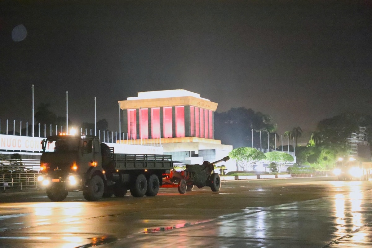 dàn khí tài diễu binh a80 huấn luyện xuyên đêm về quảng trường ba Đình hình ảnh 3 dan khi tai dieu binh a80 huan luyen xuyen dem ve quang truong ba Dinh hinh anh 3