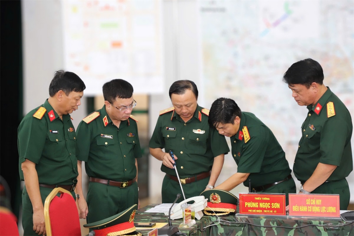 dàn khí tài diễu binh a80 huấn luyện xuyên đêm về quảng trường ba Đình hình ảnh 6 dan khi tai dieu binh a80 huan luyen xuyen dem ve quang truong ba Dinh hinh anh 6