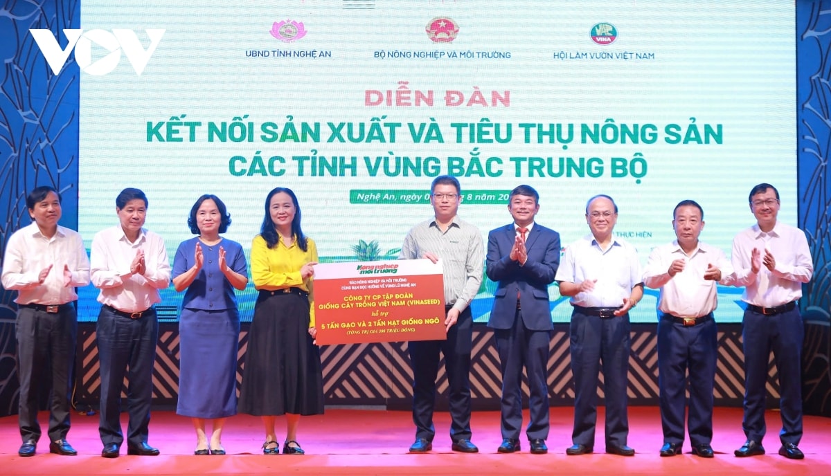 25 tấn gạo từ diễn đàn kết nối chuỗi giá trị nông sản giúp người dân vùng lũ nghệ an hình ảnh 1 25 tan gao tu dien dan ket noi chuoi gia tri nong san giup nguoi dan vung lu nghe an hinh anh 1
