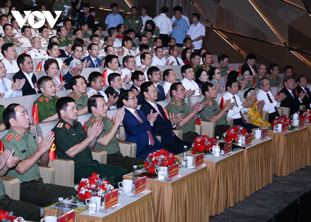 thủ tướng phạm minh chính dự Đại hội thi đua vì an ninh tổ quốc hình ảnh 1 thu tuong pham minh chinh du Dai hoi thi dua vi an ninh to quoc hinh anh 1