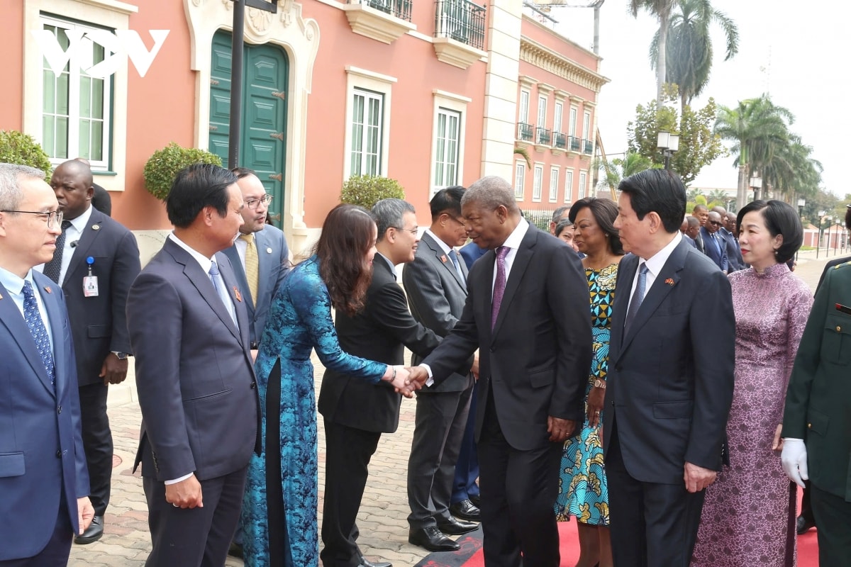 le don chu tich nuoc luong cuong tham cap nha nuoc cong hoa angola hinh anh 4