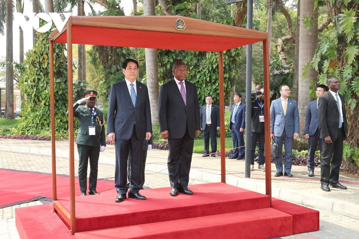 le don chu tich nuoc luong cuong tham cap nha nuoc cong hoa angola hinh anh 2