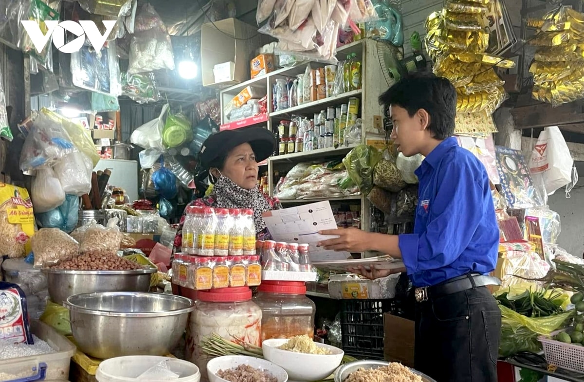 Doan vien thanh nien Dak lak tich cuc ho tro nguoi dan thanh thao ung dung so hinh anh 3
