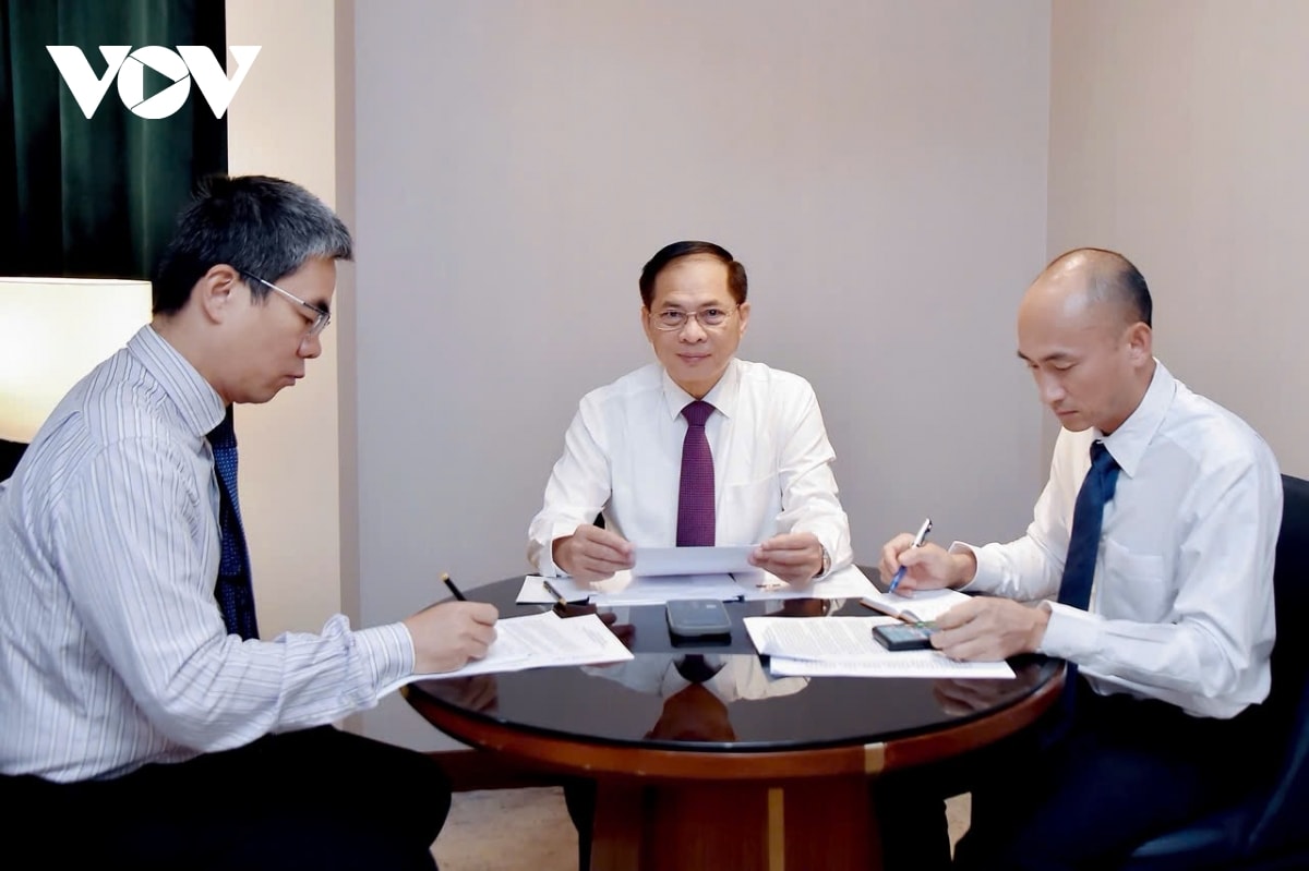 phó thủ tướng bùi thanh sơn điện đàm với bộ trưởng ngoại giao hàn quốc hình ảnh 1 pho thu tuong bui thanh son dien dam voi bo truong ngoai giao han quoc hinh anh 1
