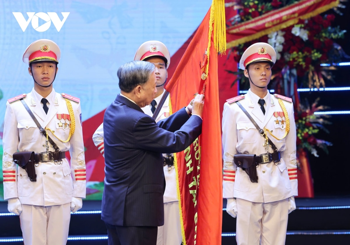 tong bi thu tao dot pha the che, chien luoc tai chinh va doi moi mo hinh tang truong hinh anh 2