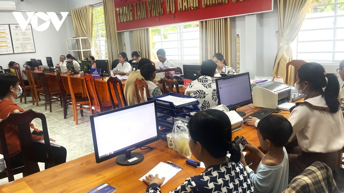 chính quyền cấp xã nỗ lực nâng cao năng lực phục vụ nhân dân hình ảnh 1 chinh quyen cap xa no luc nang cao nang luc phuc vu nhan dan hinh anh 1