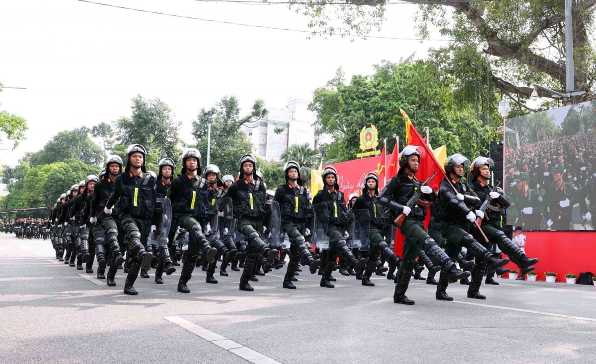 nguoi dan hao hung xem cac khoi cand dieu hanh trong ngay hoi vi thu do binh yen hinh anh 9