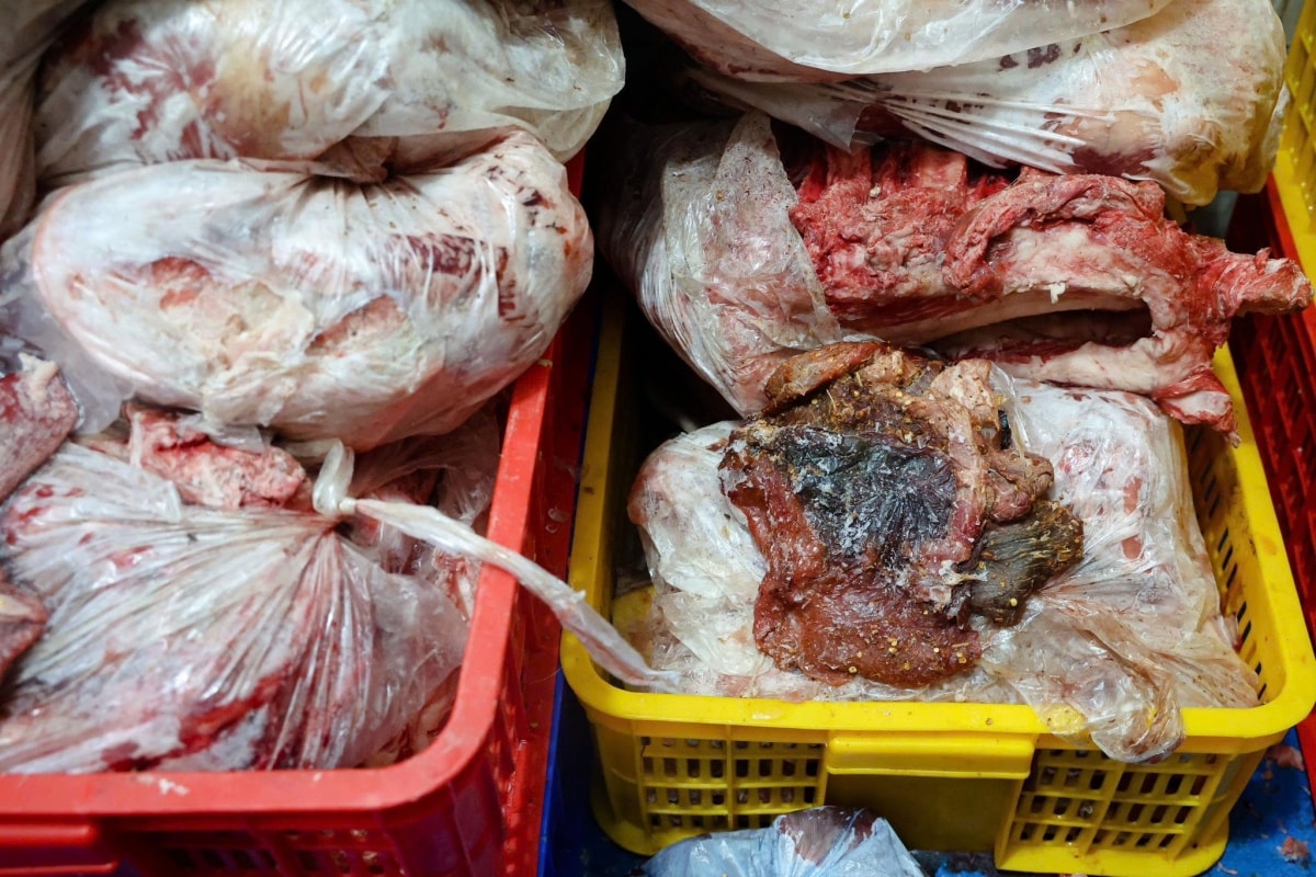 khởi tố đường dây biến hàng nghìn tấn thịt trâu Ấn Độ thành thịt trâu gác bếp hà giang hình ảnh 2 khoi to duong day bien hang nghin tan thit trau An Do thanh thit trau gac bep ha giang hinh anh 2