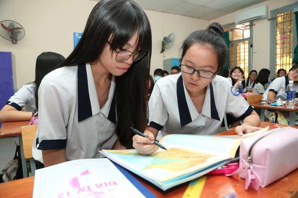 Bộ GD&ĐT lấy ý kiến góp ý chương trình chỉnh sửa một số môn học. (Ảnh minh hoạ)