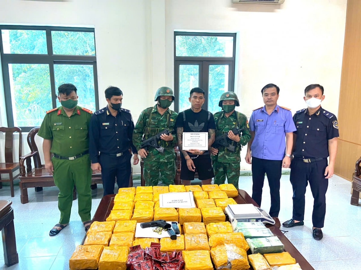 xem xét kỷ luật lãnh đạo nếu để địa phương có diễn biến phức tạp về ma túy hình ảnh 1 xem xet ky luat lanh dao neu de dia phuong co dien bien phuc tap ve ma tuy hinh anh 1