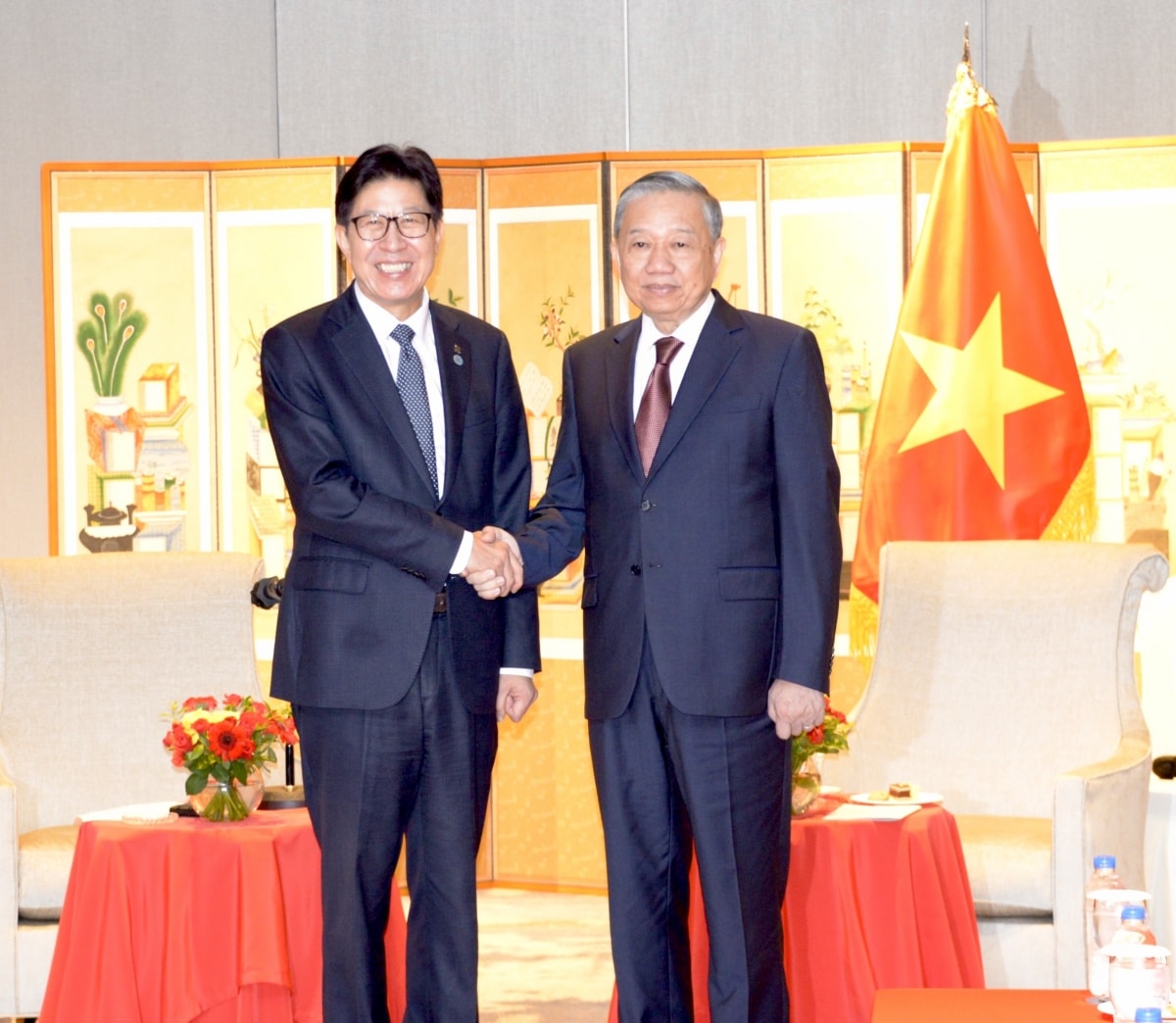 tong bi thu to lam tiep thi truong thanh pho busan, han quoc hinh anh 1