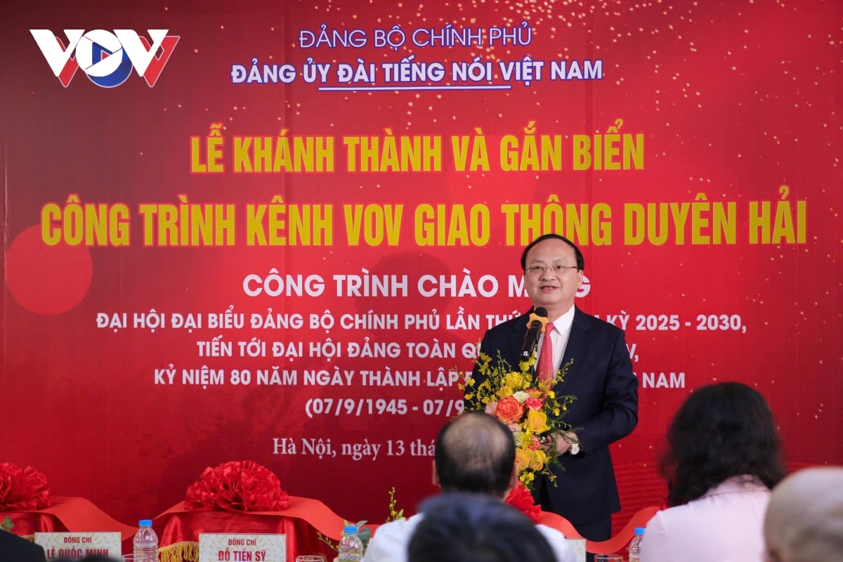 vov giao thong duyen hai Dua song fm den tung con thuyen, tung cung duong ven bien hinh anh 4