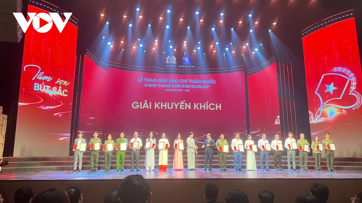 vov giành 2 giải báo chí vì an ninh tổ quốc và bình yên cuộc sống hình ảnh 5 vov gianh 2 giai bao chi vi an ninh to quoc va binh yen cuoc song hinh anh 5