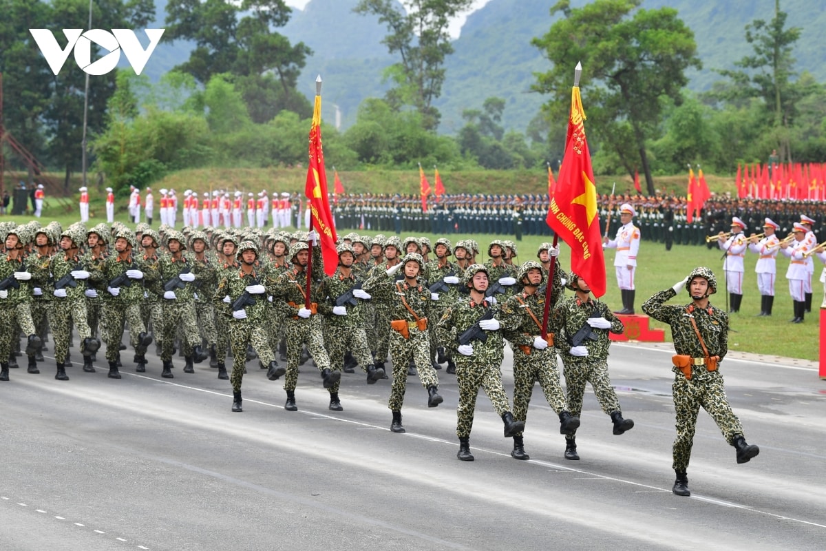tong hop luyen dieu binh, dieu hanh lan 3 xuat hien khoi xe dac chung moi hinh anh 5