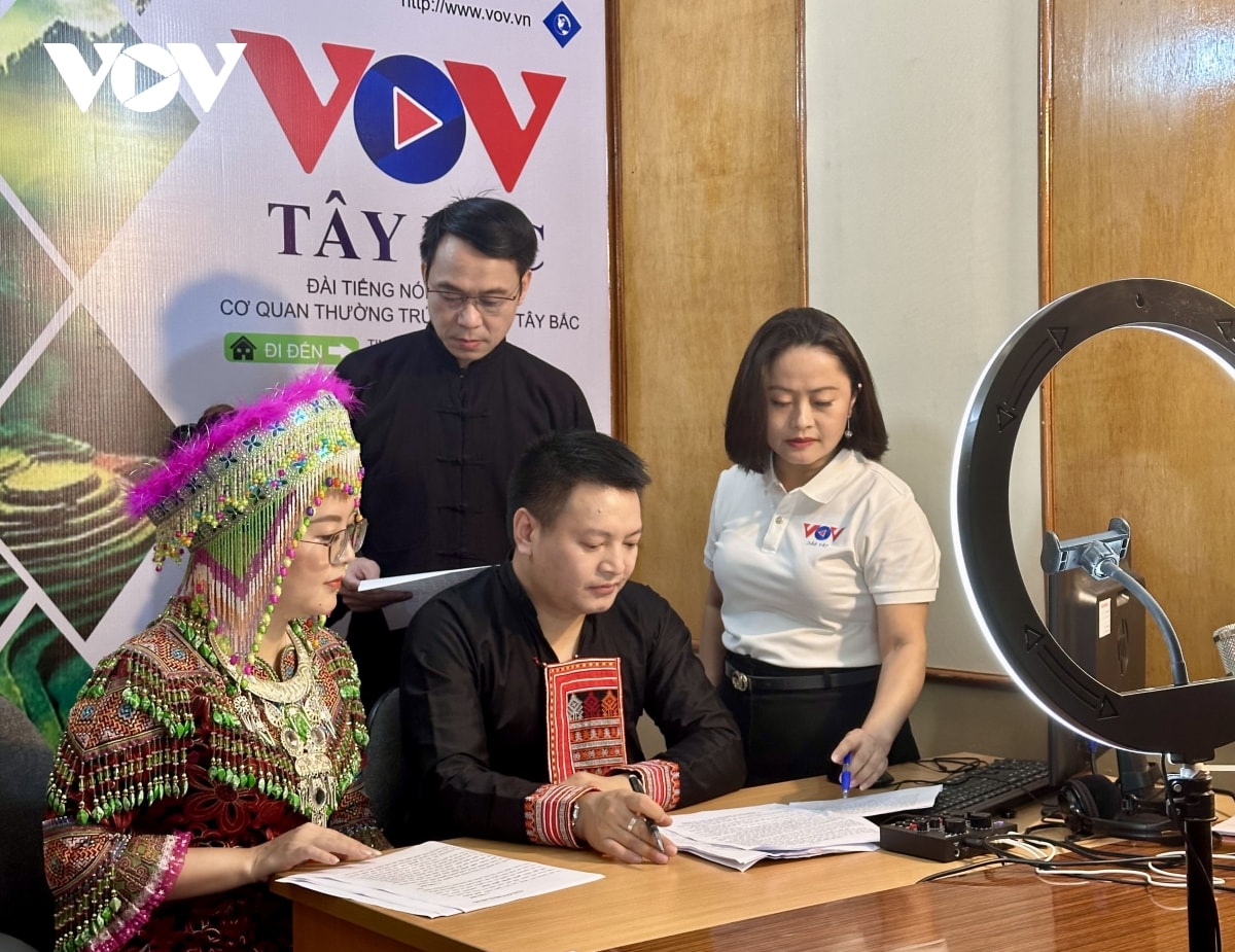 cau noi cua dong bao cac dan toc tay bac tren khong gian so hinh anh 3