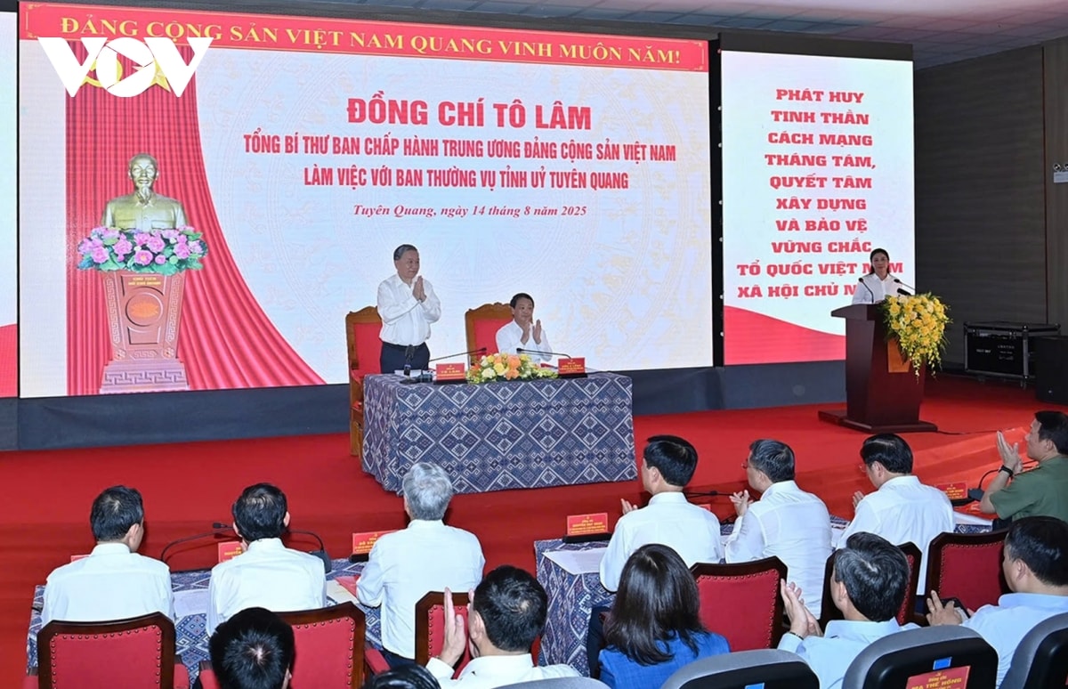 tong bi thu to lam lam viec voi ban thuong vu tinh uy tuyen quang hinh anh 2