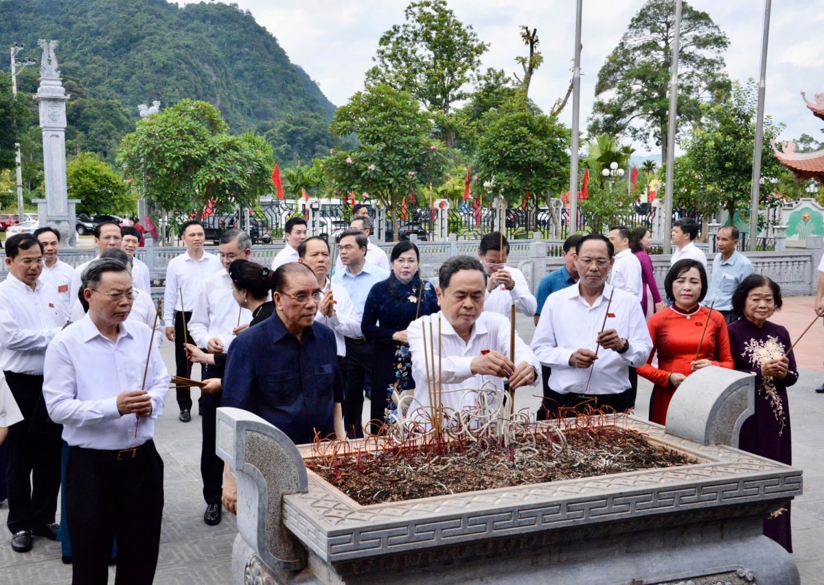 chu tich quoc hoi du le khanh thanh cong trinh nha tuong niem chu tich ton Duc thang hinh anh 2