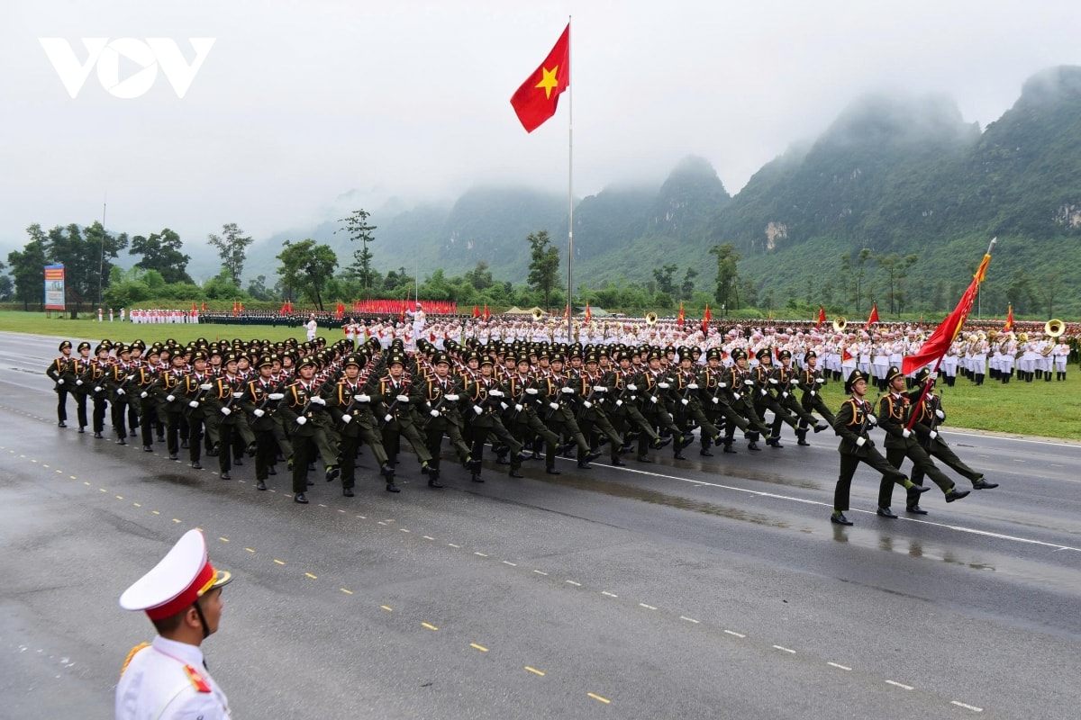 Dai tuong phan van giang kiem tra tong hop luyen dieu binh, dieu hanh a80 hinh anh 6