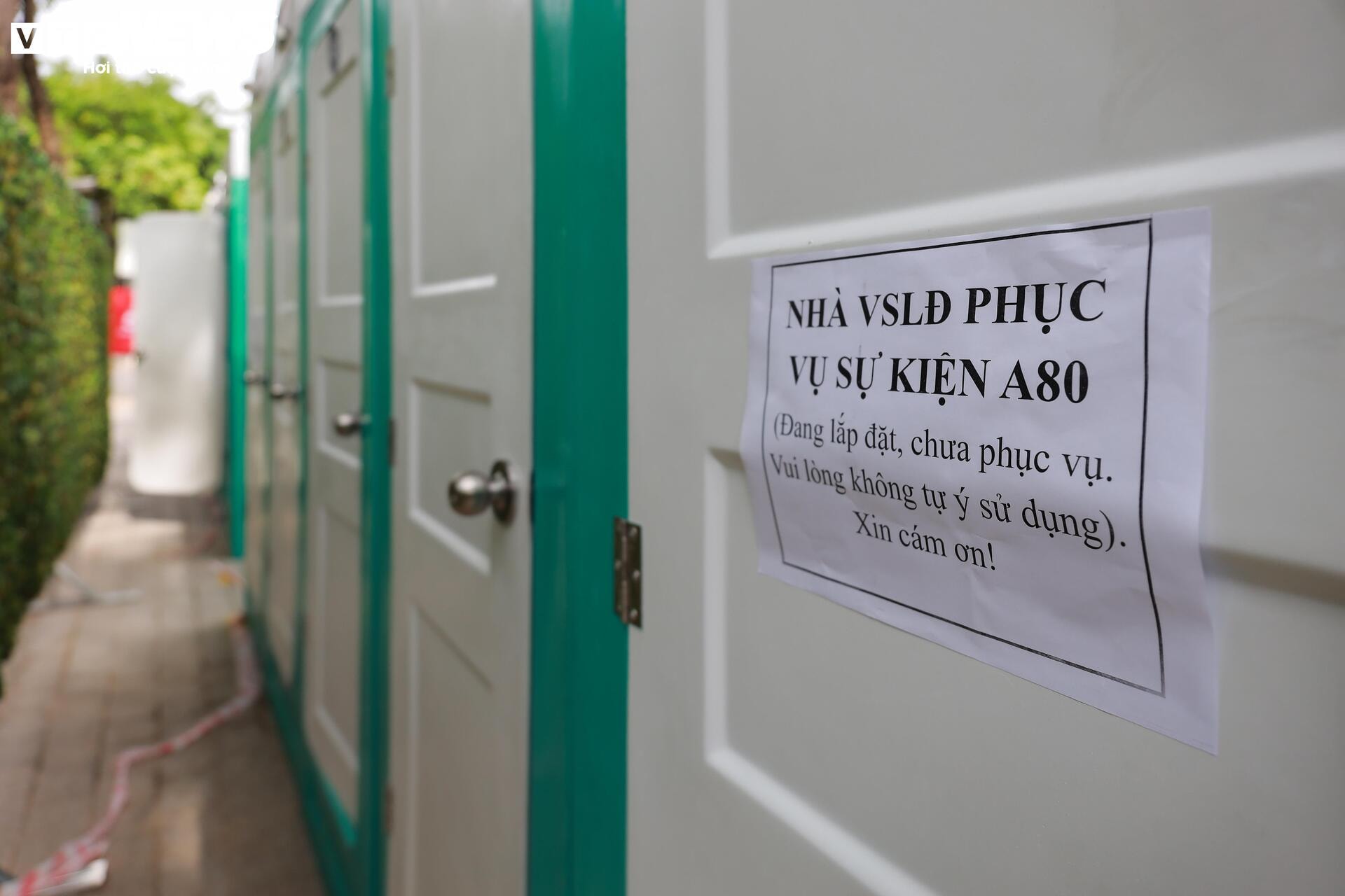 Hà Nội bố trí hơn 1.000 nhà vệ sinh phục vụ người dân dịp đại lễ - 7