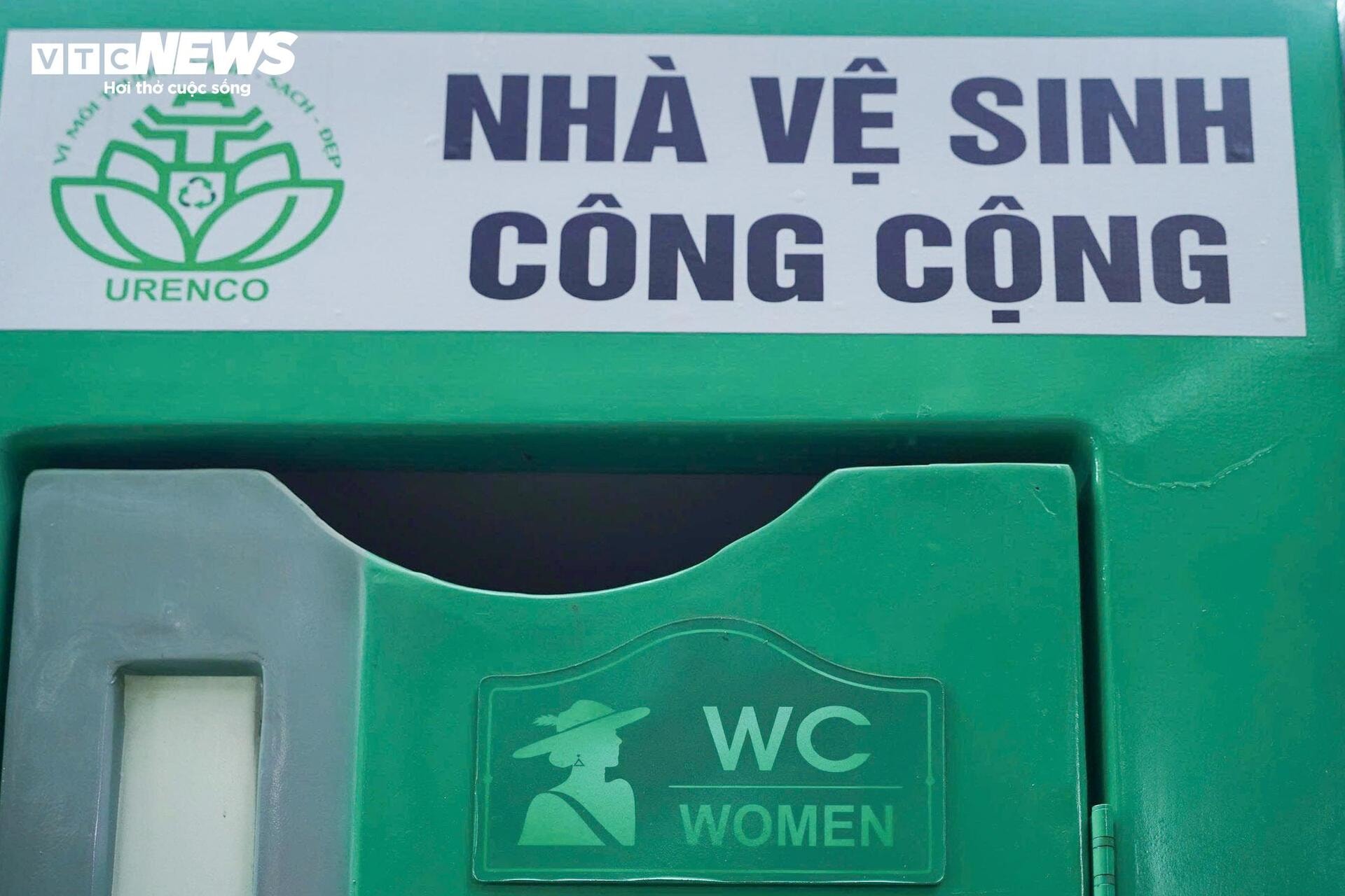 Hà Nội bố trí hơn 1.000 nhà vệ sinh phục vụ người dân dịp đại lễ - 5