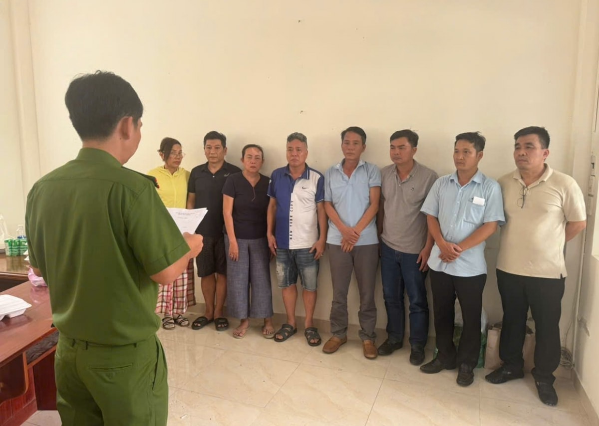 phá sới bạc khủng dưới vỏ bọc gara sửa xe ô tô hình ảnh 1 pha soi bac khung duoi vo boc gara sua xe o to hinh anh 1