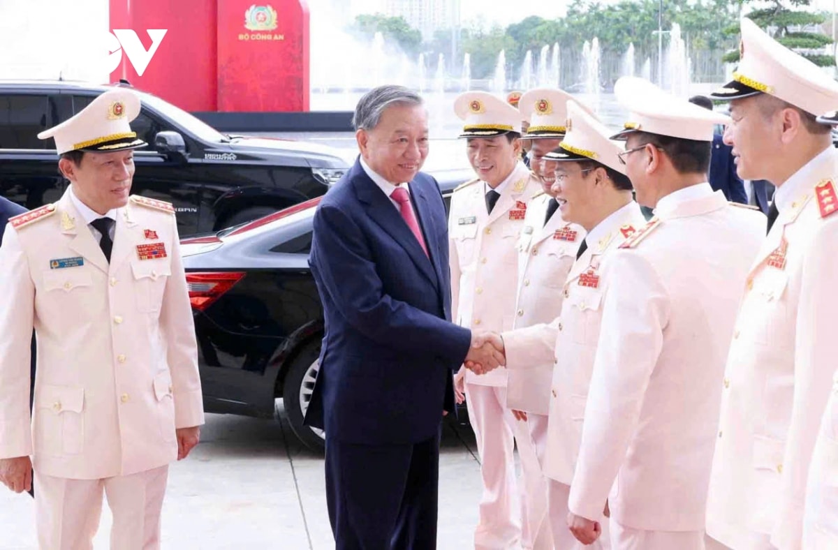 tổng bí thư tô lâm mỗi cán bộ, chiến sĩ phải thấm nhuần quan điểm nhân dân là gốc hình ảnh 1 tong bi thu to lam moi can bo, chien si phai tham nhuan quan diem nhan dan la goc hinh anh 1