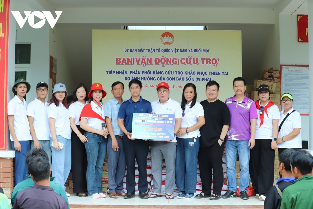 vov tây bắc cùng quỹ vì tương lai trao 600 suất quà hỗ trợ vùng lũ sơn la, Điện biên hình ảnh 1 vov tay bac cung quy vi tuong lai trao 600 suat qua ho tro vung lu son la, Dien bien hinh anh 1