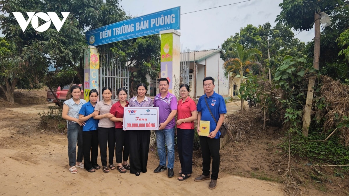 vov tây bắc cùng quỹ vì tương lai trao 600 suất quà hỗ trợ vùng lũ sơn la, Điện biên hình ảnh 7 vov tay bac cung quy vi tuong lai trao 600 suat qua ho tro vung lu son la, Dien bien hinh anh 7