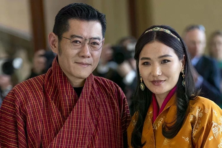 hom nay, quoc vuong va hoang hau bhutan tham cap nha nuoc toi viet nam hinh anh 1