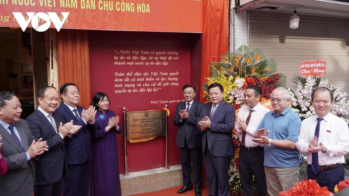 gan bien di tich noi chu tich ho chi minh viet ban tuyen ngon Doc lap hinh anh 2