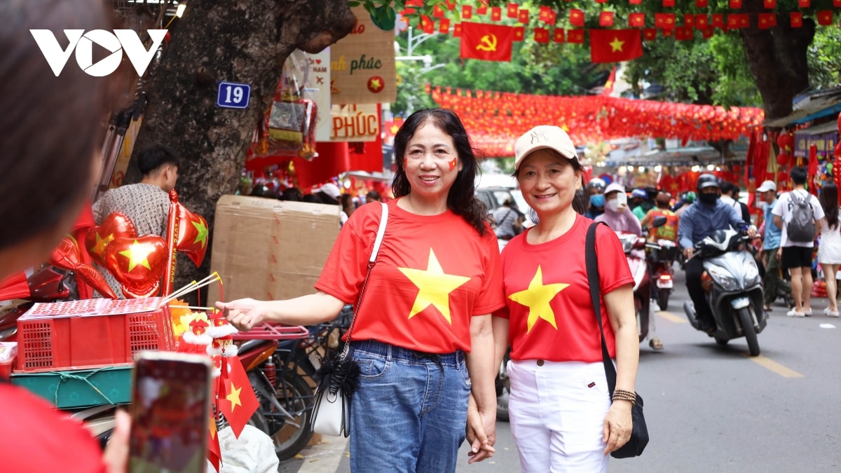 nhon nhip thi truong trang tri chao mung quoc khanh 2 9 hinh anh 7