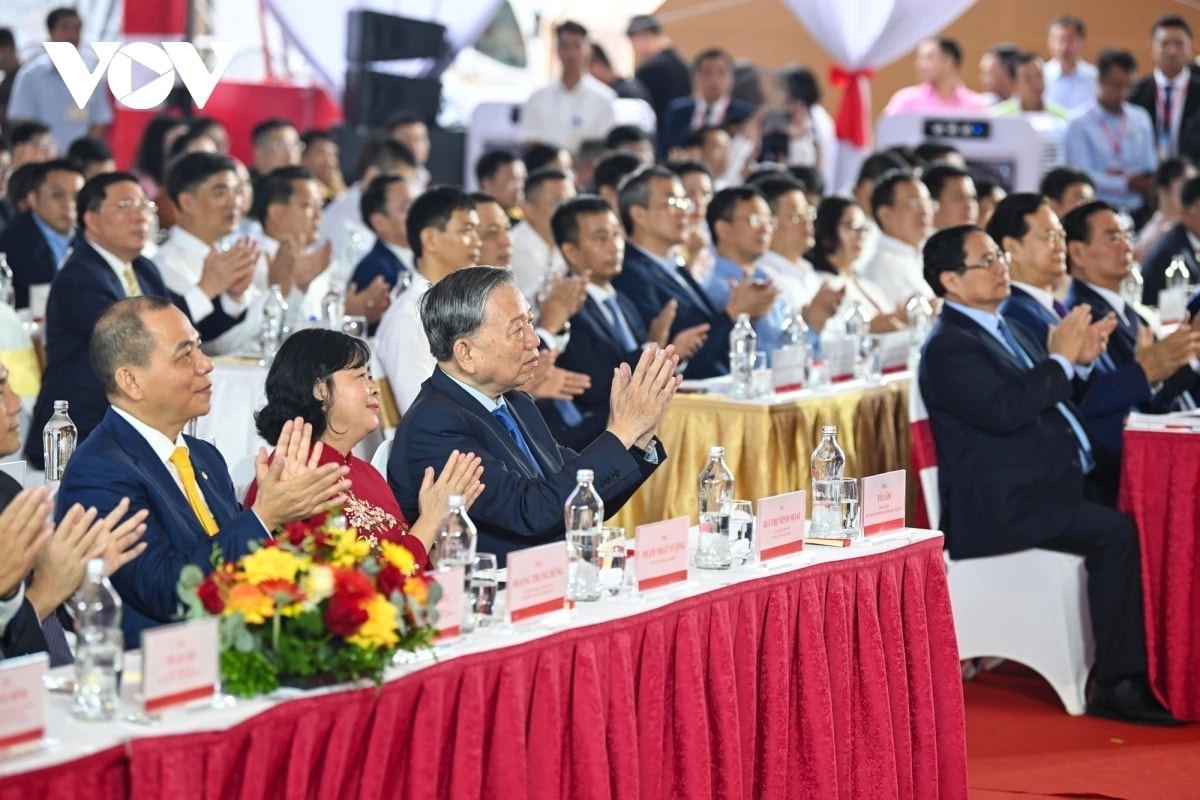 tổng bí thư, thủ tướng dự lễ khánh thành và khởi công 250 công trình hình ảnh 2 tong bi thu, thu tuong du le khanh thanh va khoi cong 250 cong trinh hinh anh 2