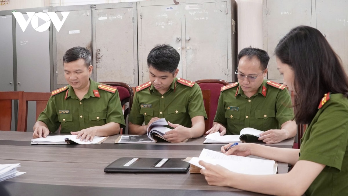 những bông hồng thép khiến bọn tội phạm khiếp sợ hình ảnh 2 nhung bong hong thep khien bon toi pham khiep so hinh anh 2