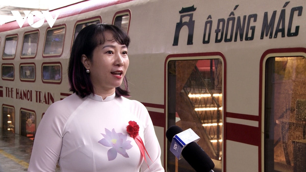 nguoi dan ha noi ho hoi trai nghiem tau 2 tang ha noi 5 cua o hinh anh 6