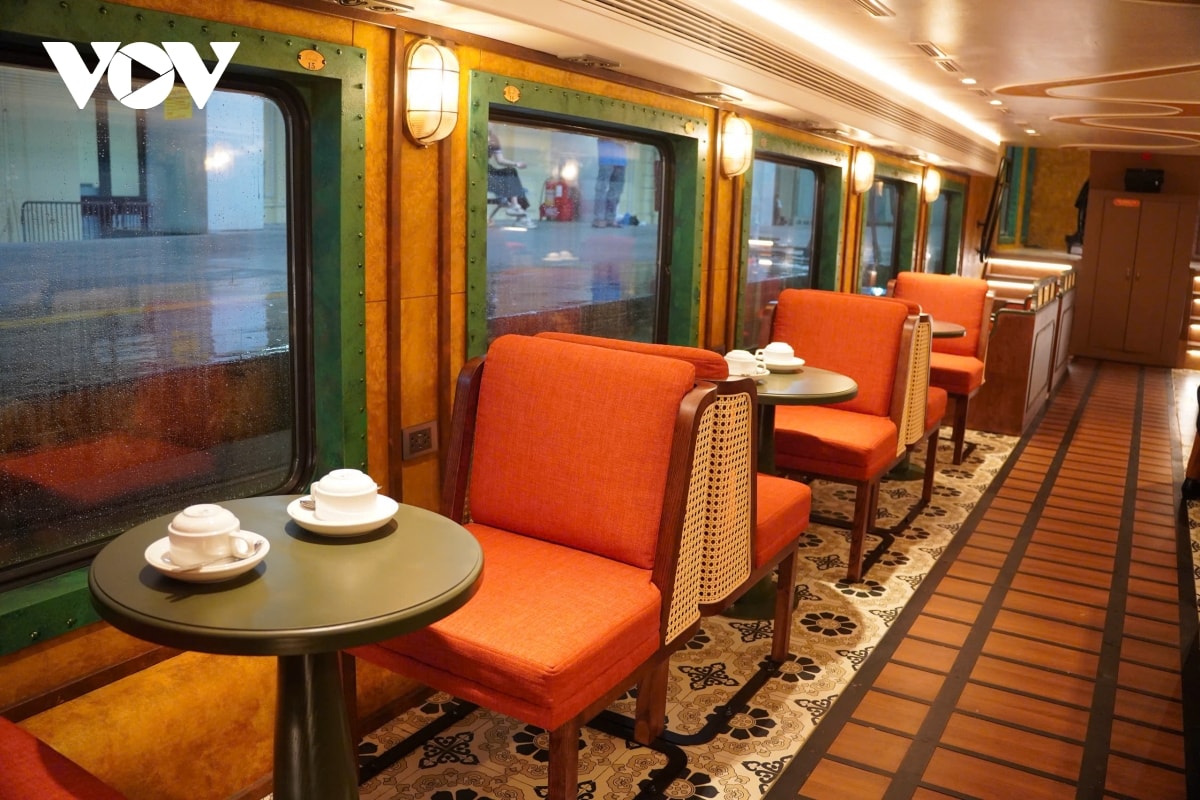 nguoi dan ha noi ho hoi trai nghiem tau 2 tang ha noi 5 cua o hinh anh 8