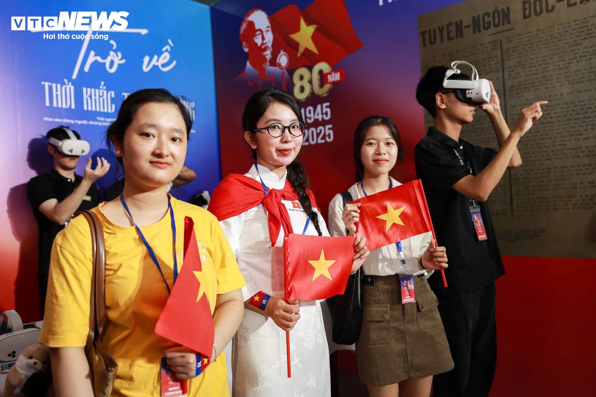 Cần sớm đưa VR vào giảng dạy để mỗi tiết học là một chuyến du hành lịch sử - 2