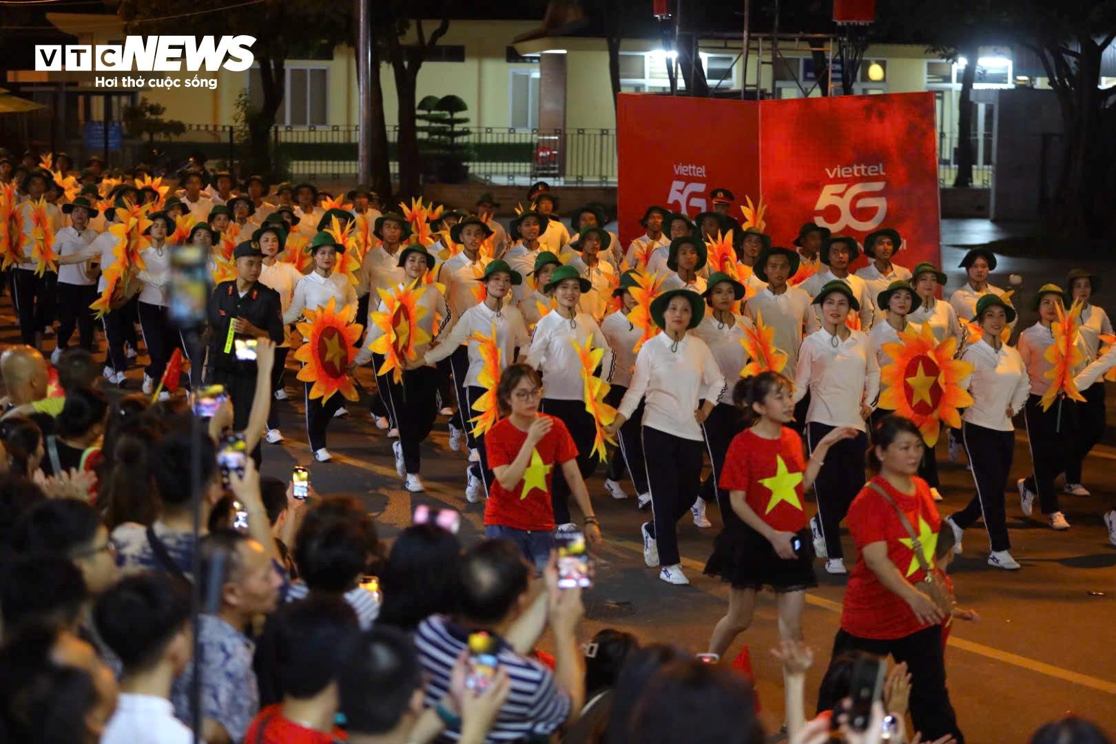 Trực tiếp: Hàng chục nghìn chiến sĩ hợp luyện diễu binh, diễu hành tại Quảng trường Ba Đình - 8