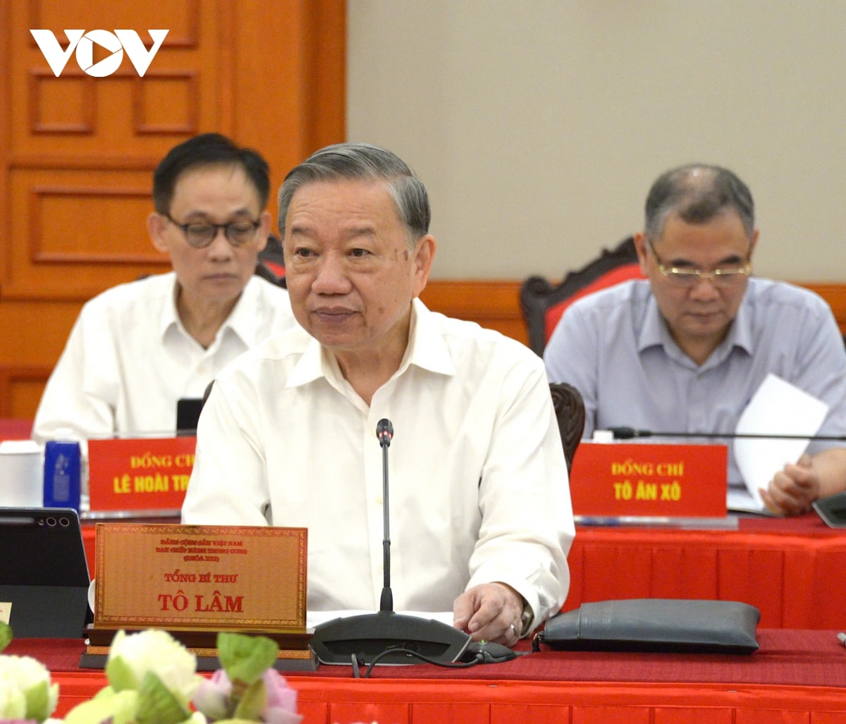 bo chinh tri lam viec voi ban thuong vu thanh uy ha noi hinh anh 2