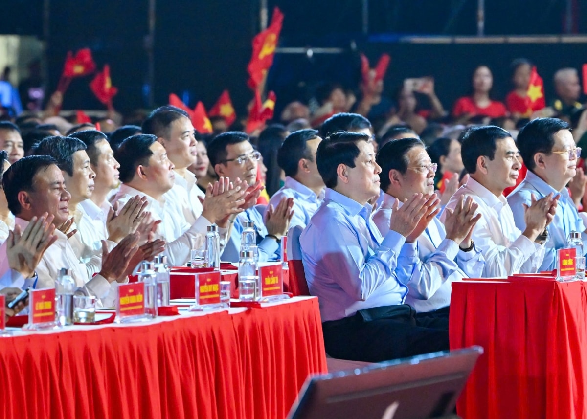 chủ tịch nước lương cường dự cầu truyền hình chính luận - nghệ thuật đặc biệt thời cơ vàng hình ảnh 1 chu tich nuoc luong cuong du cau truyen hinh chinh luan - nghe thuat dac biet thoi co vang hinh anh 1