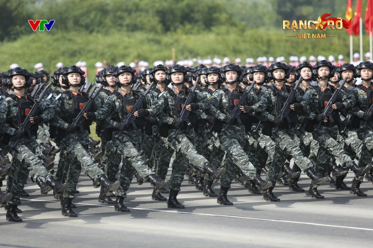 rạp chiếu phim chiếu miễn phí cho khán giả xem lễ diễu binh, diễu hành hình ảnh 1 rap chieu phim chieu mien phi cho khan gia xem le dieu binh, dieu hanh hinh anh 1