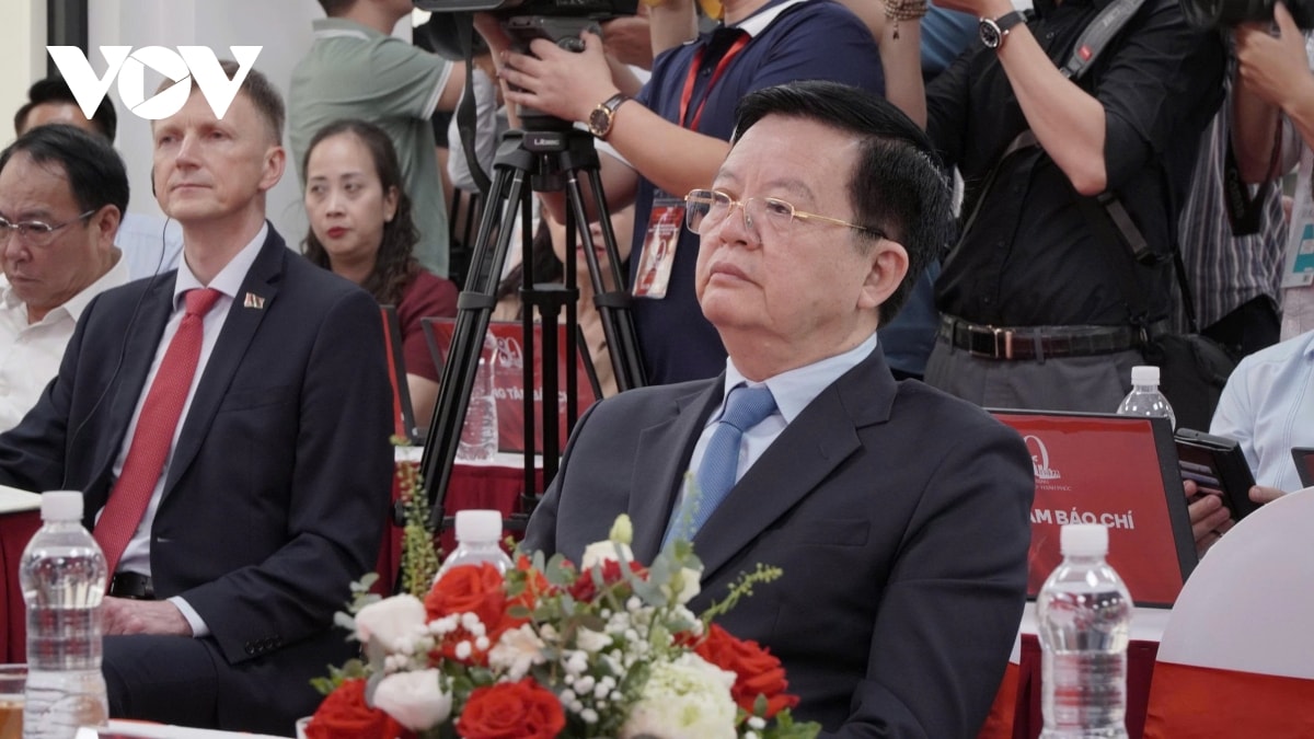 khai truong trung tam bao chi trien lam 80 nam cau noi viet nam voi ban be quoc te hinh anh 4