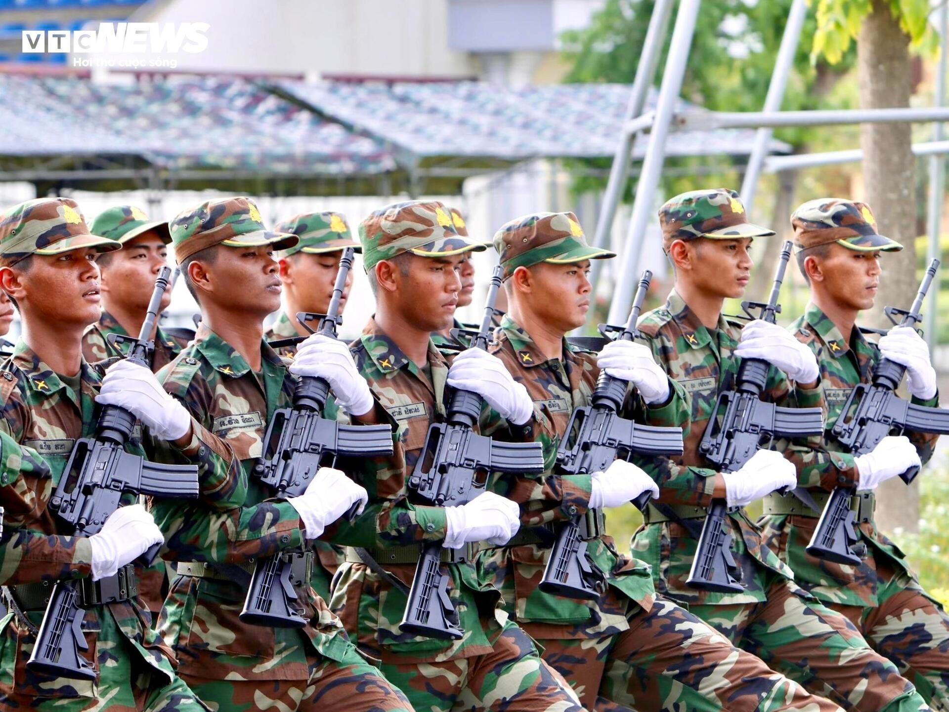 Quân đội Hoàng gia Campuchia rắn rỏi trên thao trường, sẵn sàng cho A80 - 8