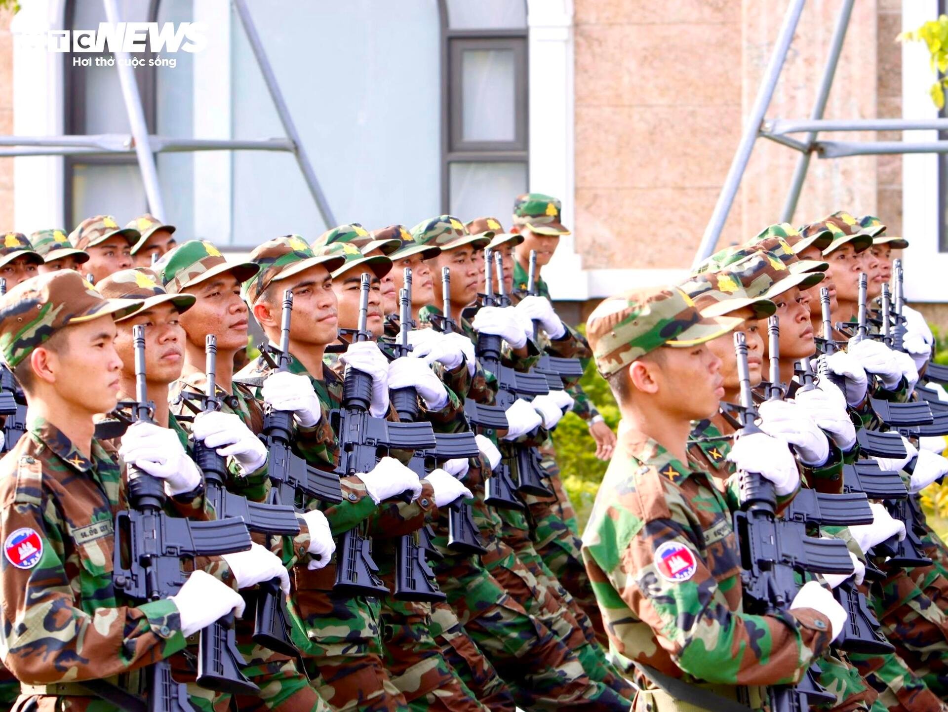 Quân đội Hoàng gia Campuchia rắn rỏi trên thao trường, sẵn sàng cho A80 - 10