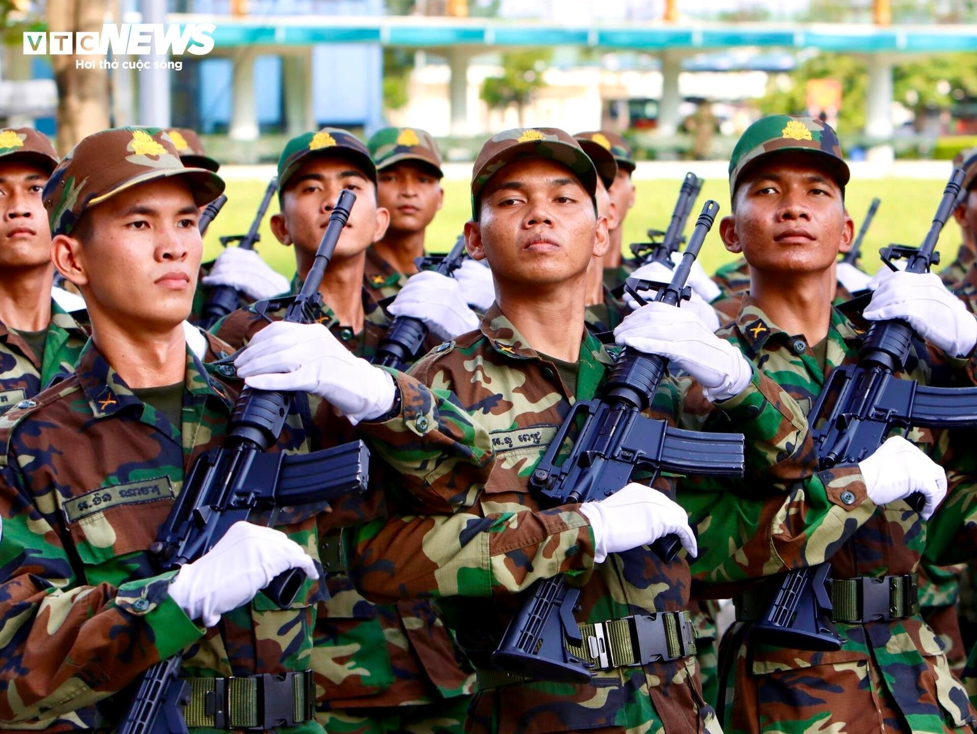Quân đội Hoàng gia Campuchia rắn rỏi trên thao trường, sẵn sàng cho A80 - 4