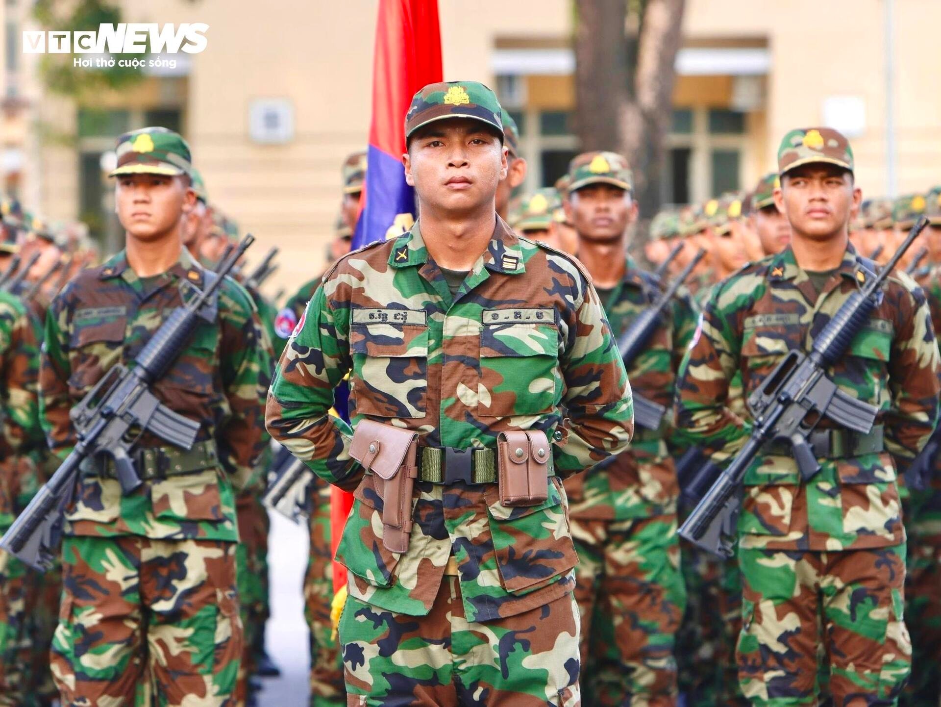 Quân đội Hoàng gia Campuchia rắn rỏi trên thao trường, sẵn sàng cho A80 - 6