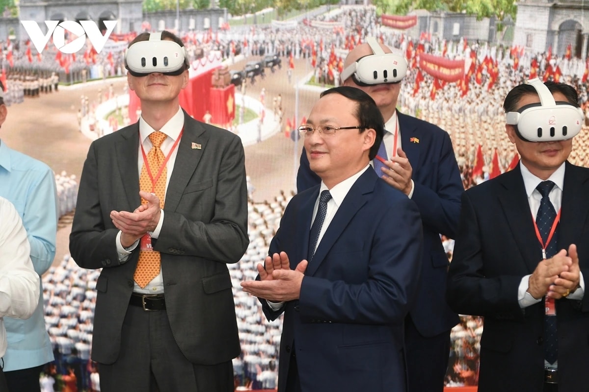 thực tế ảo trở về thời khắc thiêng liêng - tầm vóc lịch sử, công nghệ và chiến lược của Đài tiếng nói việt nam hình ảnh 2 thuc te ao tro ve thoi khac thieng lieng - tam voc lich su, cong nghe va chien luoc cua Dai tieng noi viet nam hinh anh 2