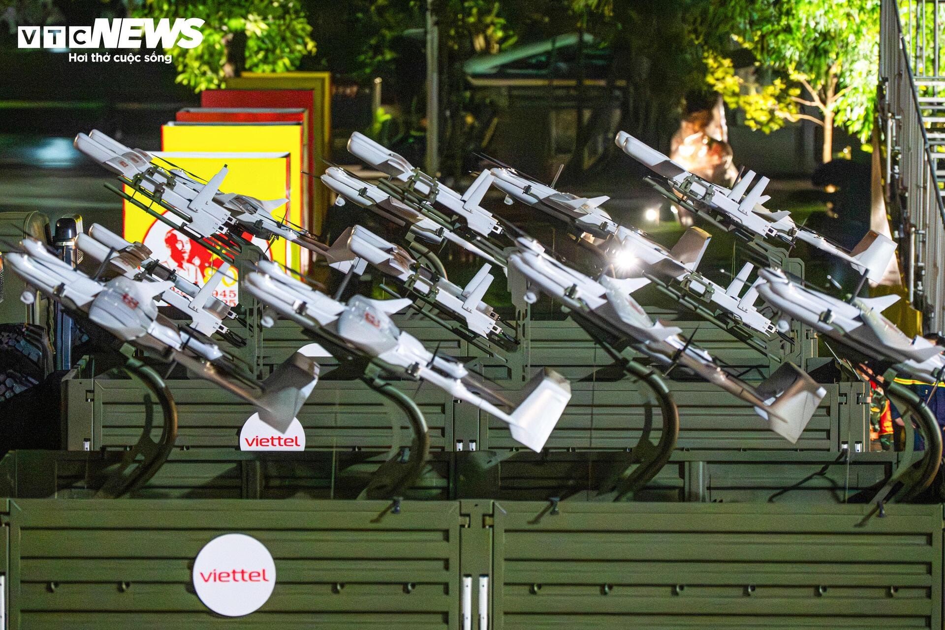 Chiêm ngưỡng dàn UAV hiện đại của Việt Nam tại tổng hợp luyện A80 - 7