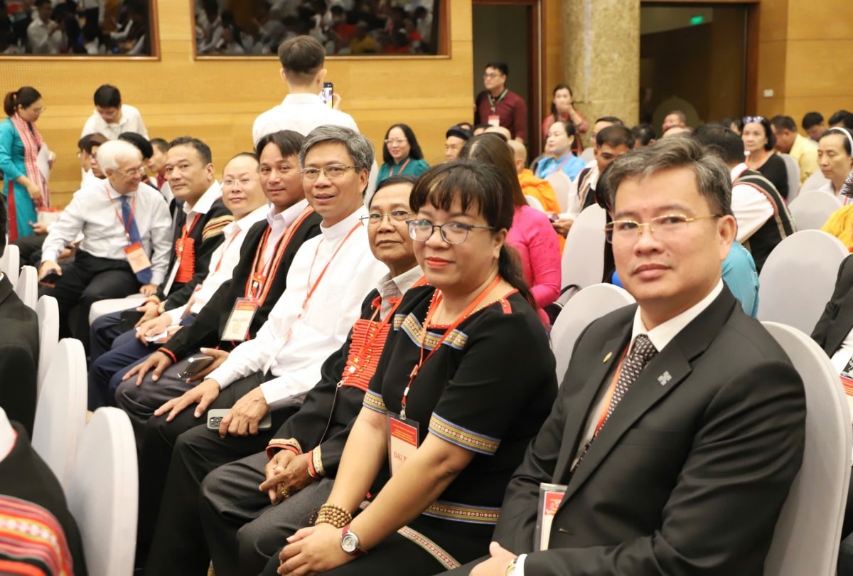lanh dao Dang, nha nuoc, mttq gap mat dai bieu dai dien cac tang lop nhan dan hinh anh 5