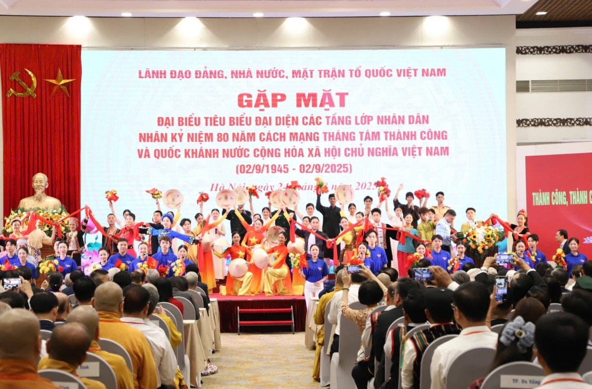lanh dao Dang, nha nuoc, mttq gap mat dai bieu dai dien cac tang lop nhan dan hinh anh 7