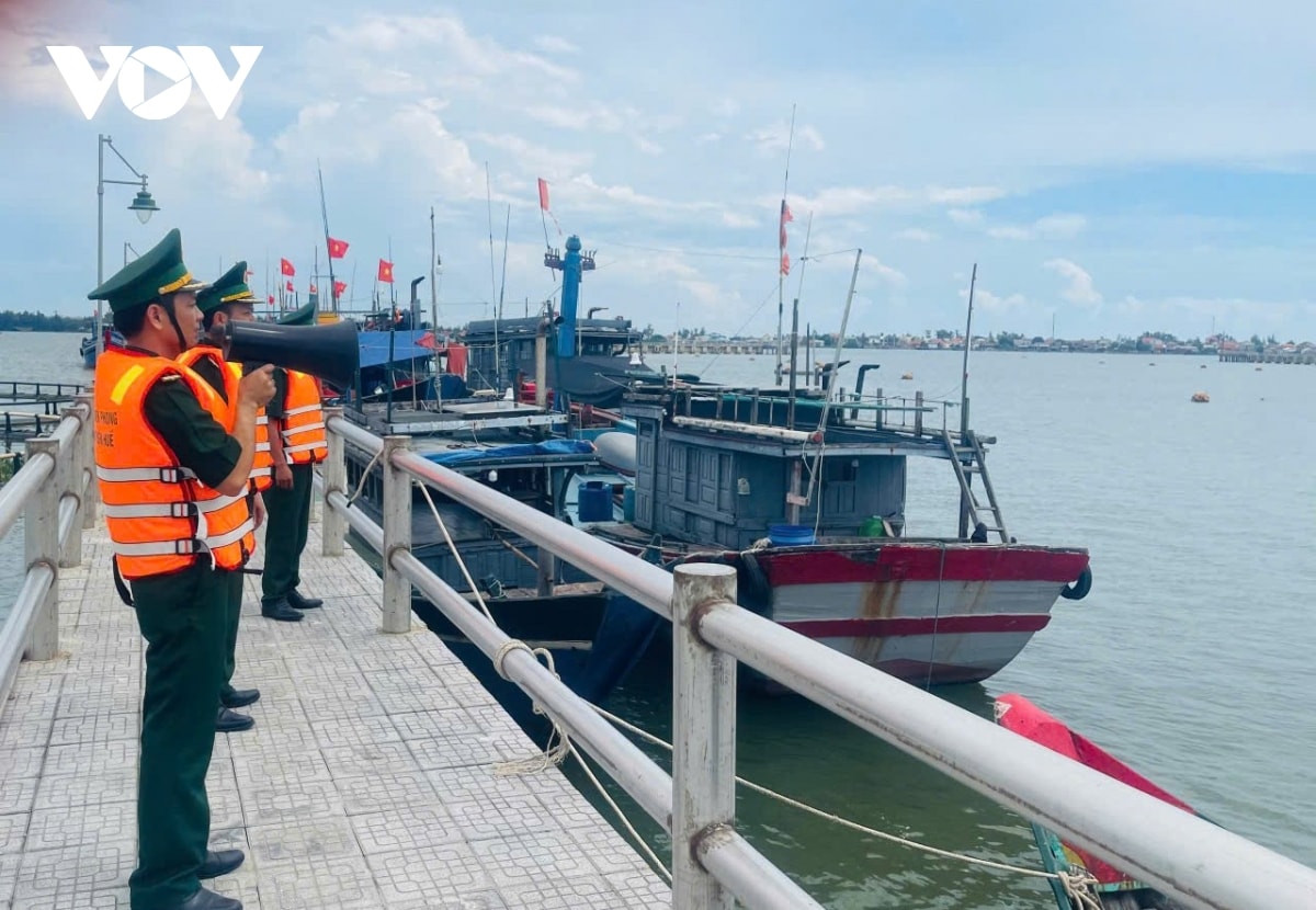 Ứng phó bão số 5, tp huế, Đà nẵng cấp tốc di dời người và tài sản hình ảnh 2 Ung pho bao so 5, tp hue, Da nang cap toc di doi nguoi va tai san hinh anh 2